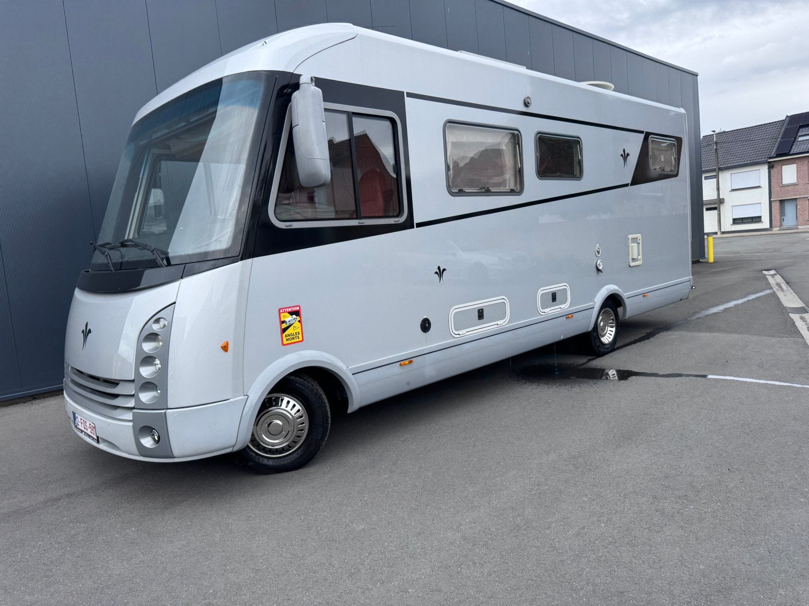 Niesmann Bischoff Flair 7100I, Diesel, Automatique, Particulier, Four