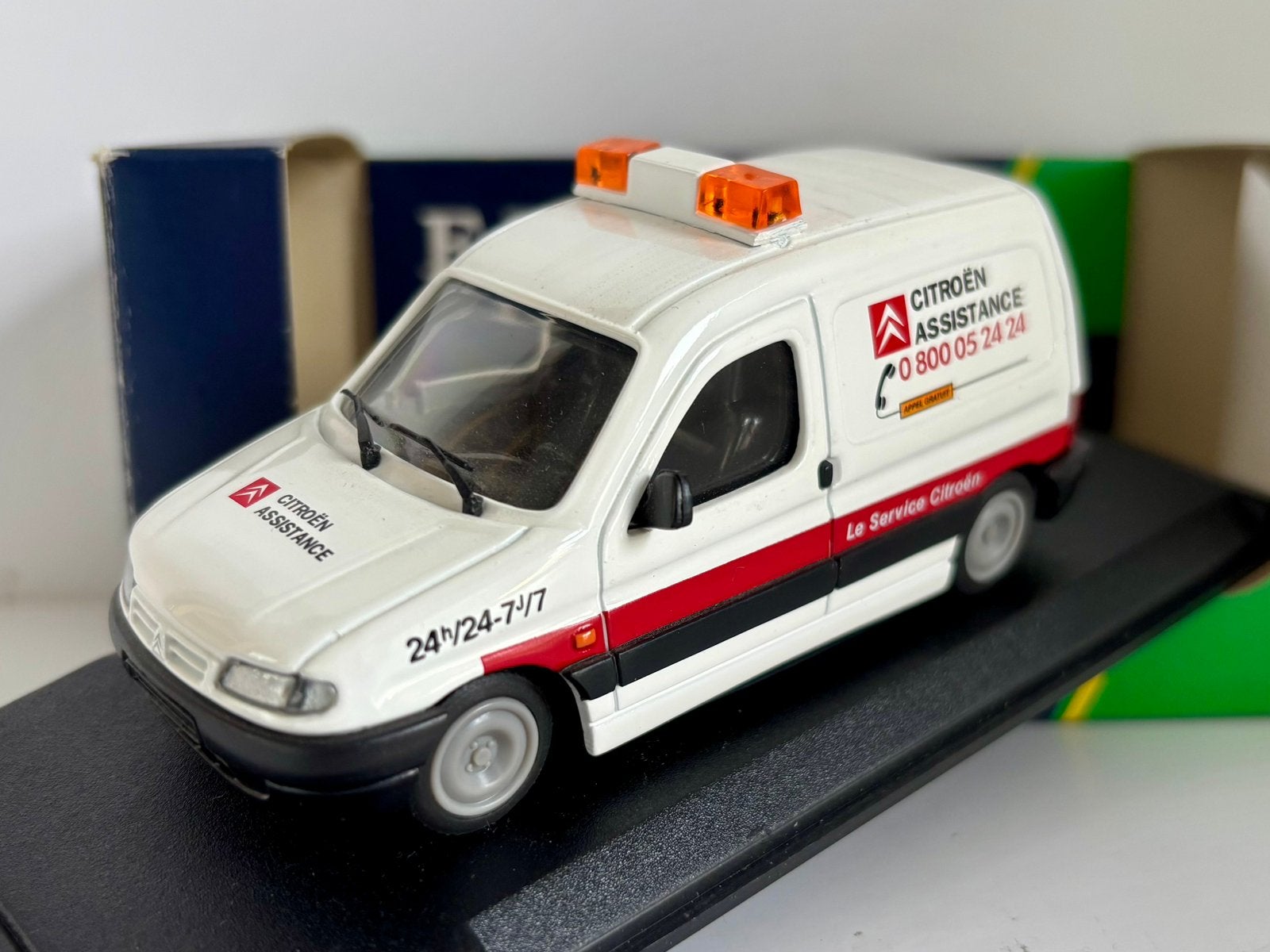1:43 Citroen berlingo assistance, Ophalen of Verzenden, Zo goed als nieuw
