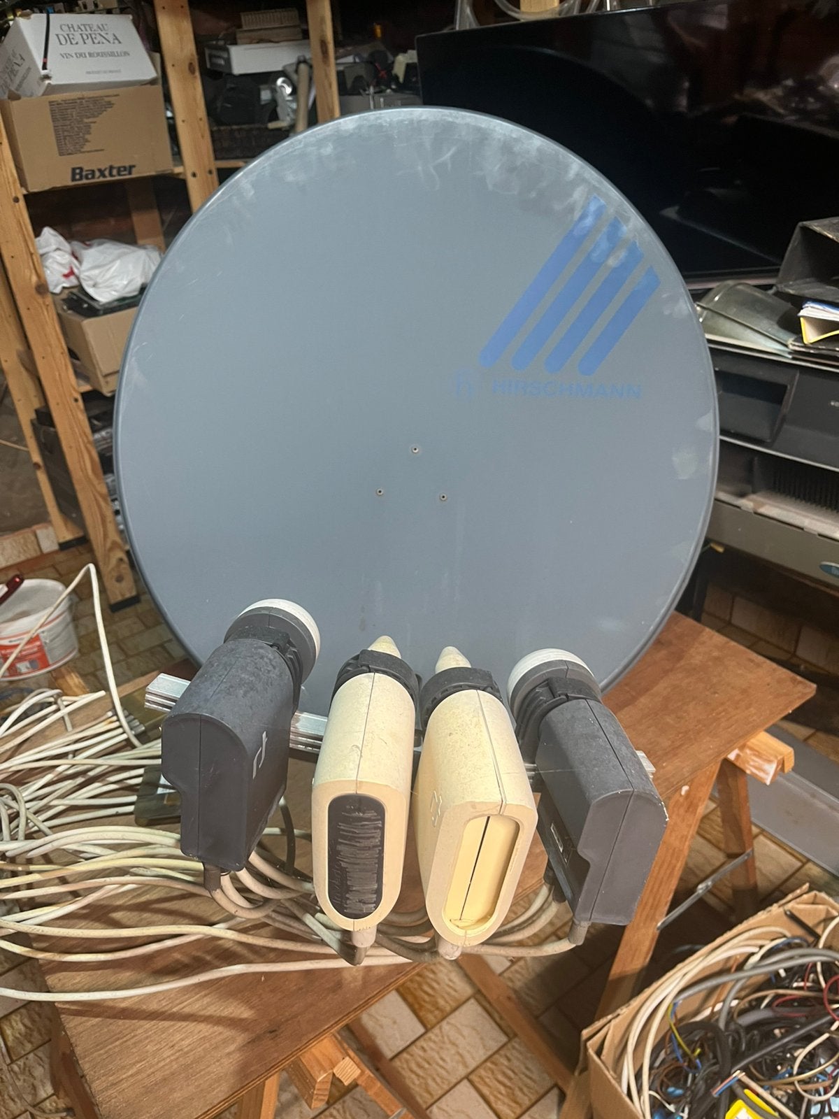 Schotelantenne met 4 posities, Audio, Tv en Foto, Schotelantennes, Ophalen, Gebruikt, (Schotel)antenne, Overige merken