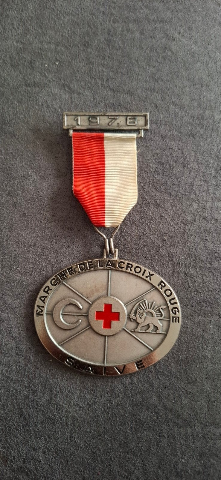médaille commémorative marche de la croix rouge 1976 Saive, Timbres & Monnaies, Enlèvement ou Envoi
