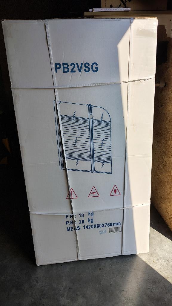 Nieuw in doos: Luxe 2-delige Badwand / Douchescherm, Ophalen, Nieuw, Glas, Bad