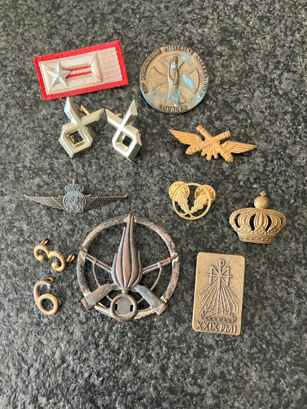 Militaria, Collections, Broches, Pins & Badges, Enlèvement ou Envoi, Comme neuf