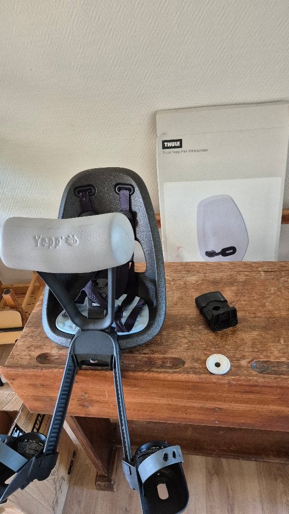 Thule Yepp mini, Fietsen en Brommers, Ophalen, Yepp (Thule), Gebruikt, Voetsteuntjes
