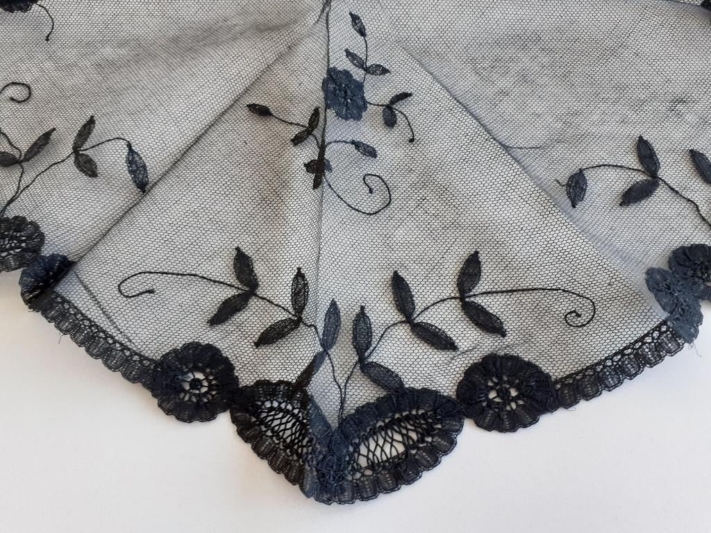 Dentelle de Bruxelles - Sjaal/hoofddoek, Ophalen of Verzenden, Nieuw, Overige typen
