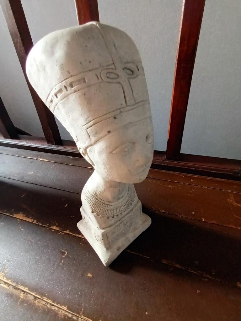 Buste., Ophalen