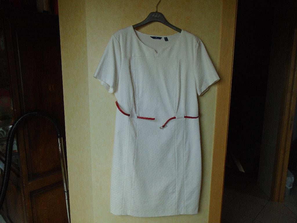 wit kleedje tom tailer maat 46, Kleding | Dames, Jurken, Wit, Maat 46/48 (XL) of groter, Zo goed als nieuw, Onder de knie