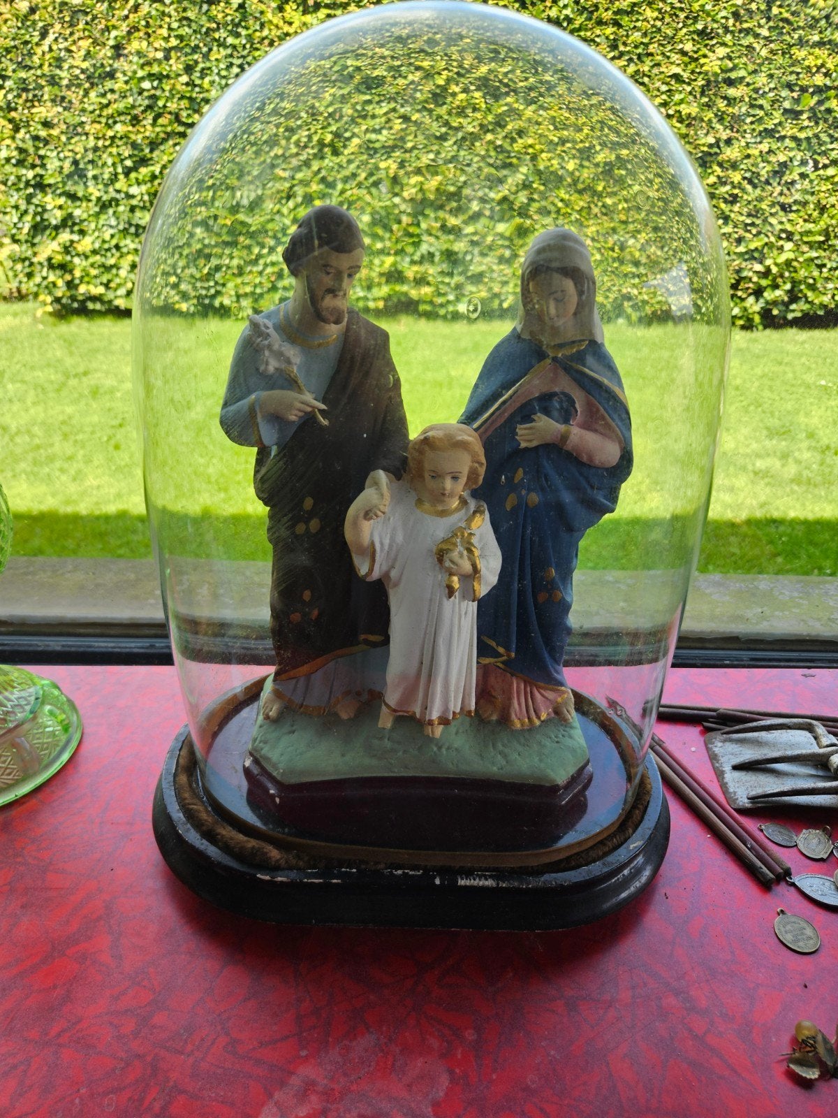 Statue en plâtre. La partie supérieure ne correspond pas tou, Enlèvement