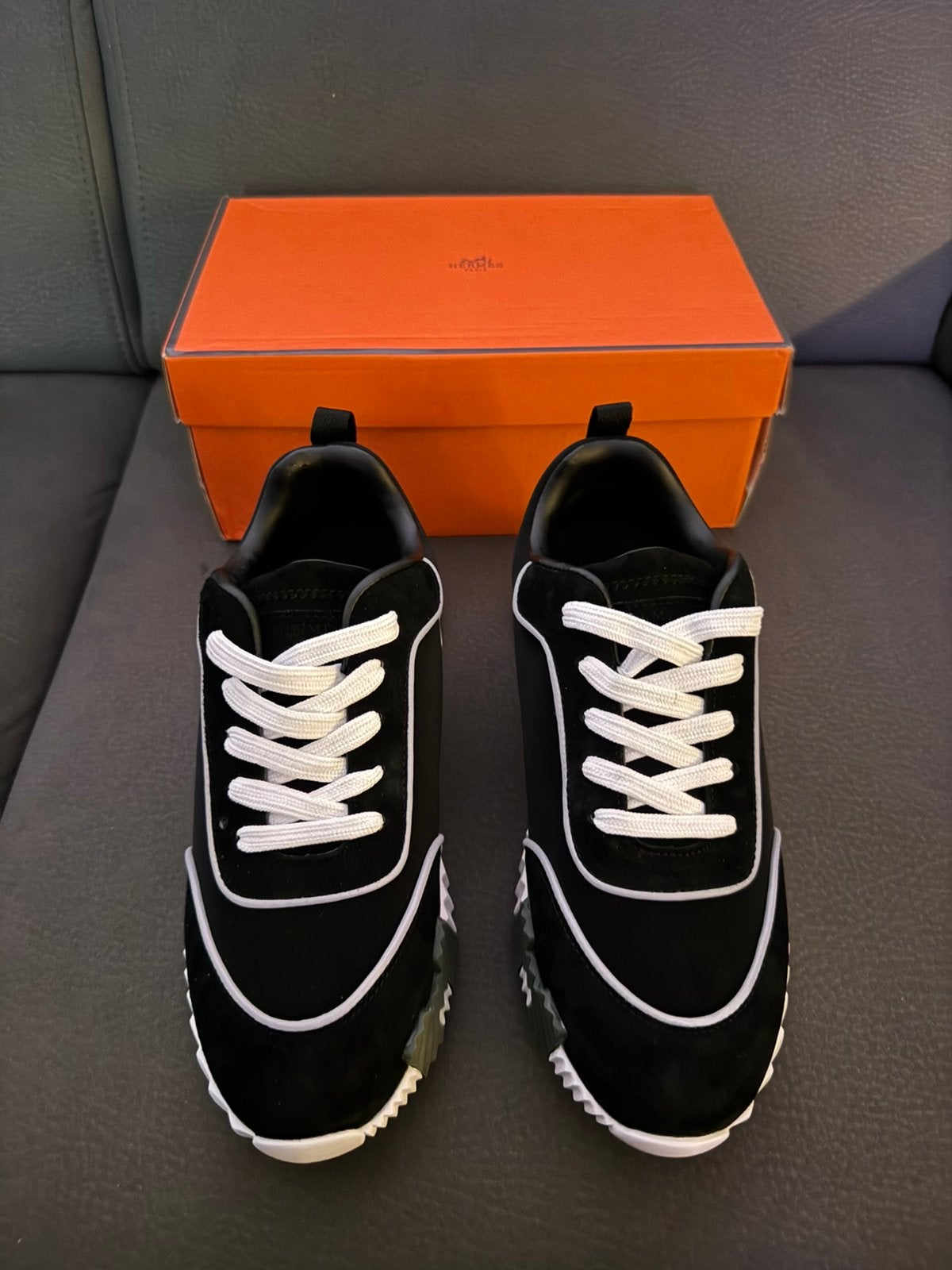 Chaussures Hermes, Enlèvement ou Envoi, Neuf, Noir