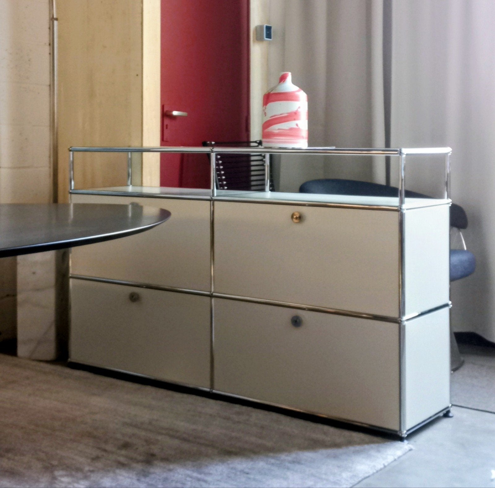 tulipe table eero saarinen chaises armoire, Maison & Meubles, Cuisine | Cuisines complètes, Envoi