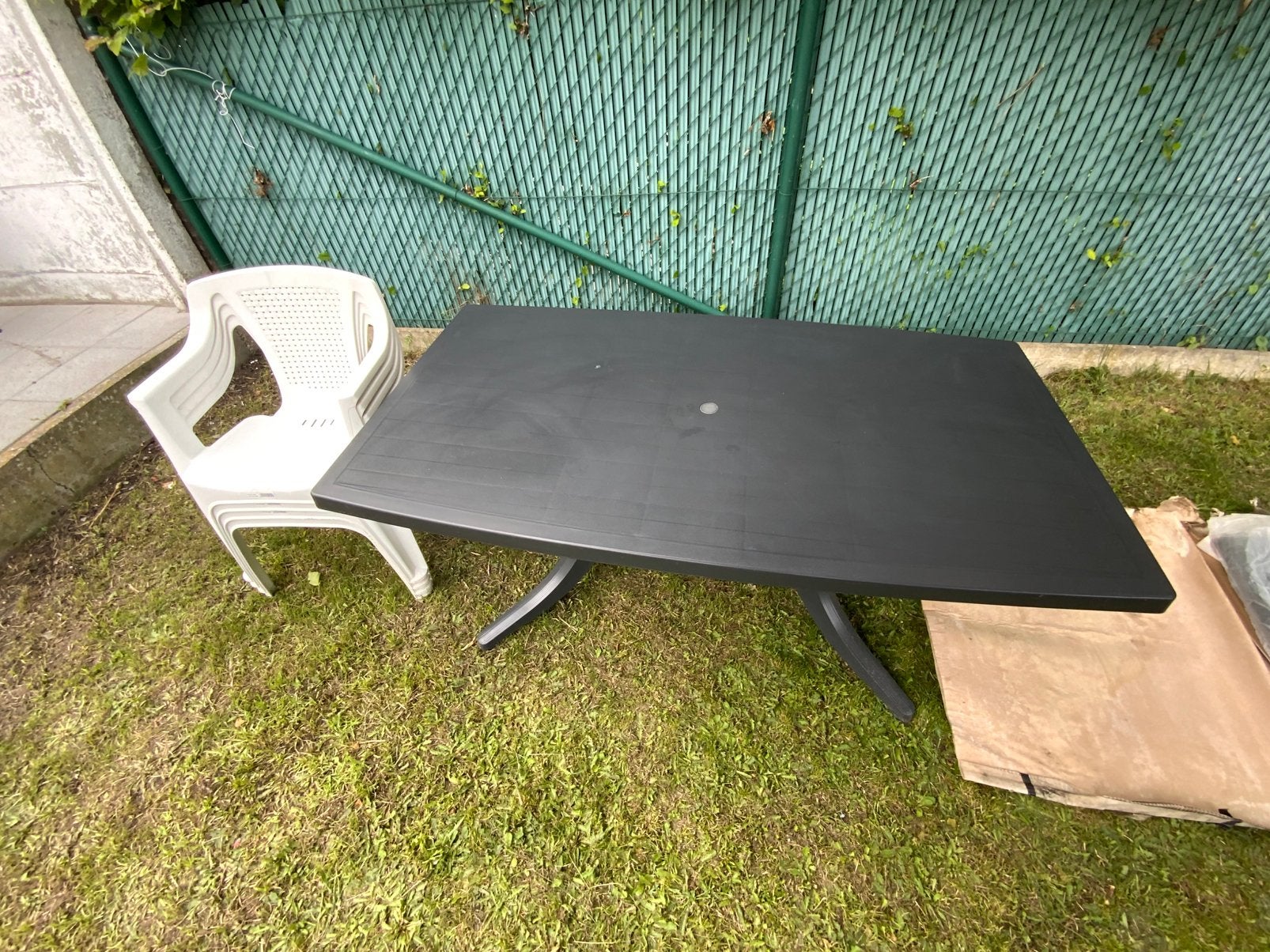 Witte Kunststof Tuinstoelen / Kuipstoelen (Stapelbaar), Tuin en Terras, Ligbedden, Ophalen, Zo goed als nieuw, Kunststof