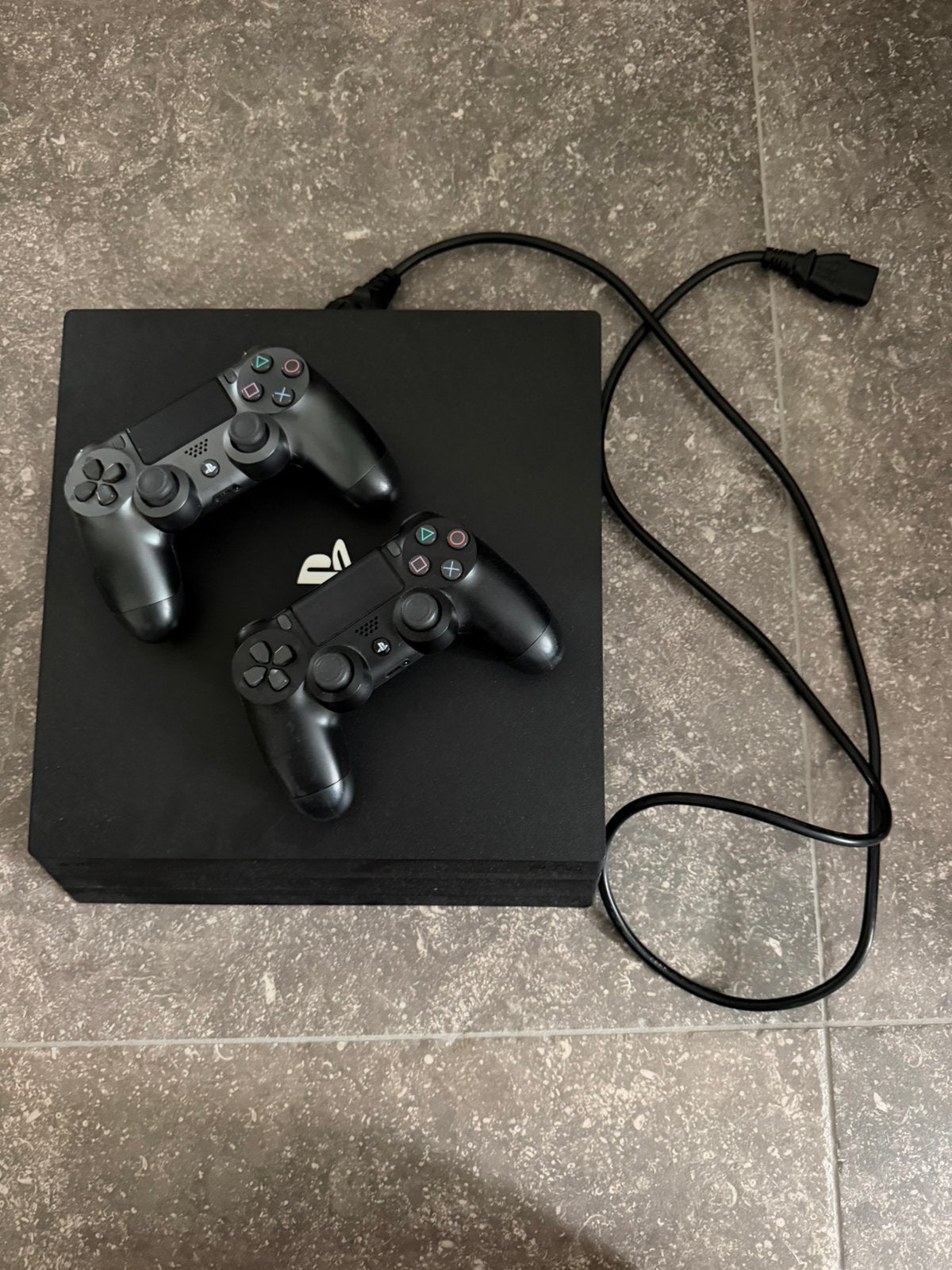 PlayStation 4 Pro + 2 controllers te koop!, Ophalen, Zo goed als nieuw, Met 2 controllers, Pro