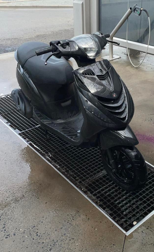 piaggio zip, Fietsen en Brommers, Scooters | Piaggio, Ophalen, Zip, Klasse A (25 km/u), Zo goed als nieuw