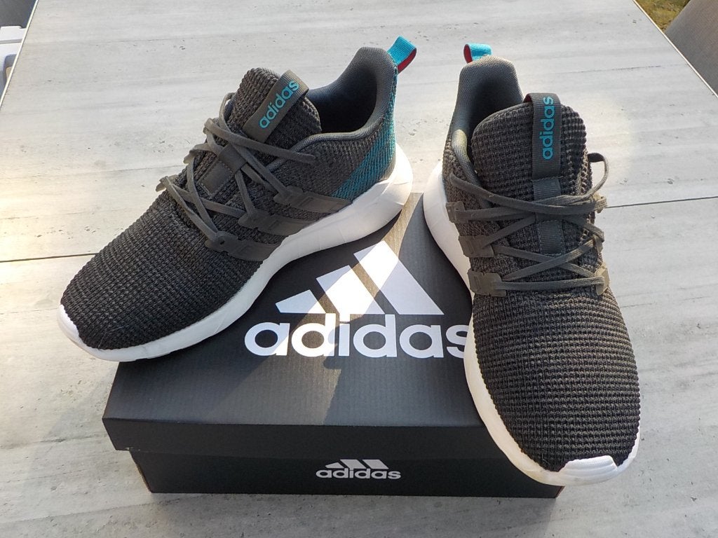 chaussures Adidas Questar Flow édition limitée taille 40 neu, Vêtements | Femmes, Chaussures, Neuf, Gris, Enlèvement ou Envoi