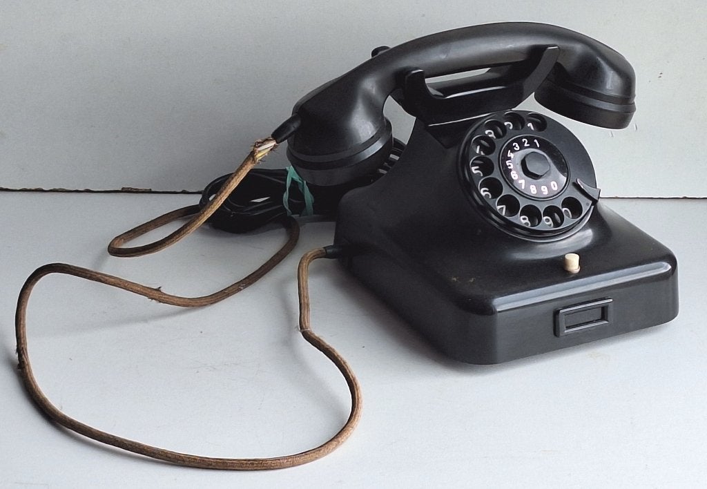 Joli ancien téléphone de collection en bakélite, Enlèvement ou Envoi
