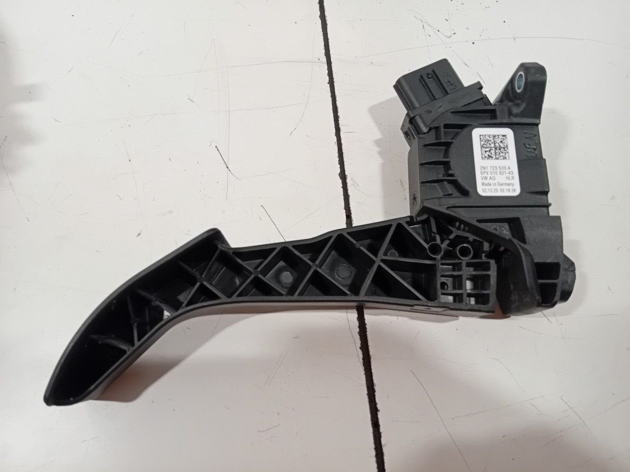Gaspedaal Volkswagen Crafter, Onderdelen@venauto.nl, Van der Ven Autorecycling B.V., Gebruikt, Ettenseweg 76, 4706 PB Roosendaal, The Netherlands