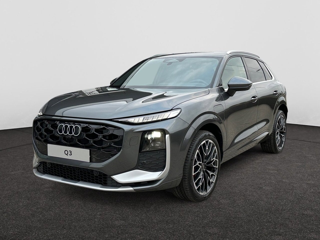 Audi Q3 SUV e-hybrid (PHEV) CORPORATE S 272 PK S TRONIC, Auto's, Automaat, 48 g/km, https://public.car-pass.be/vhr/c24ff7c9-7aa2-43e9-a10b-58b52e787cb4
