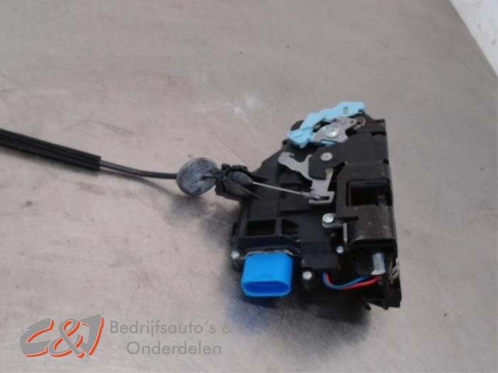 Serrure portière mécanique 2portes droite d'un Volkswagen, Volkswagen, -, 3 mois de garantie, Utilisé