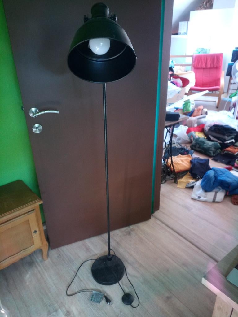 Lampadaire à donner, Ophalen