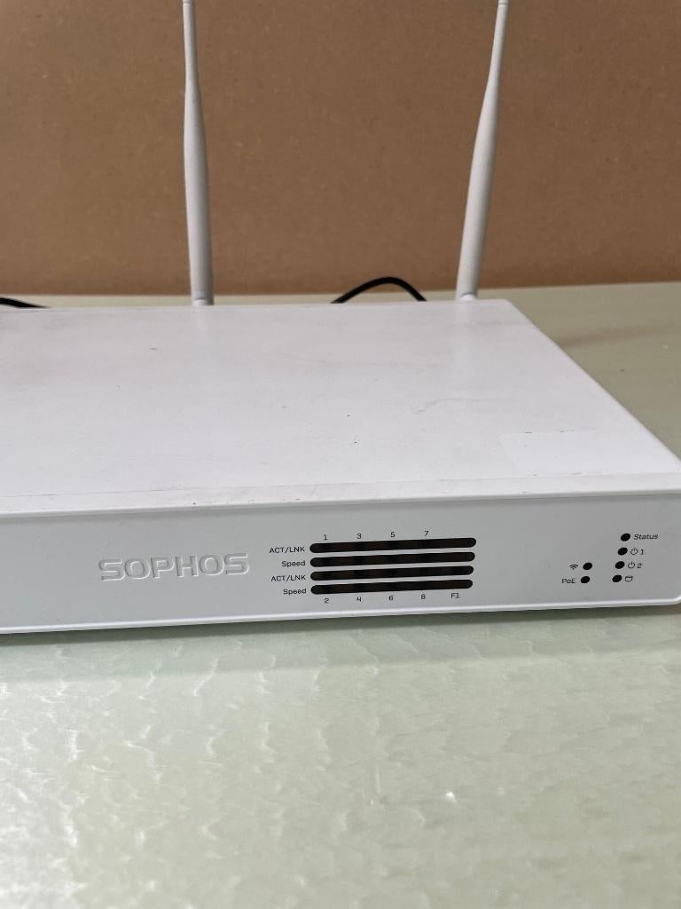 Sophos XGS 116w Firewall met WIFI, Computers en Software, Netwerk switches, Ophalen, Gebruikt