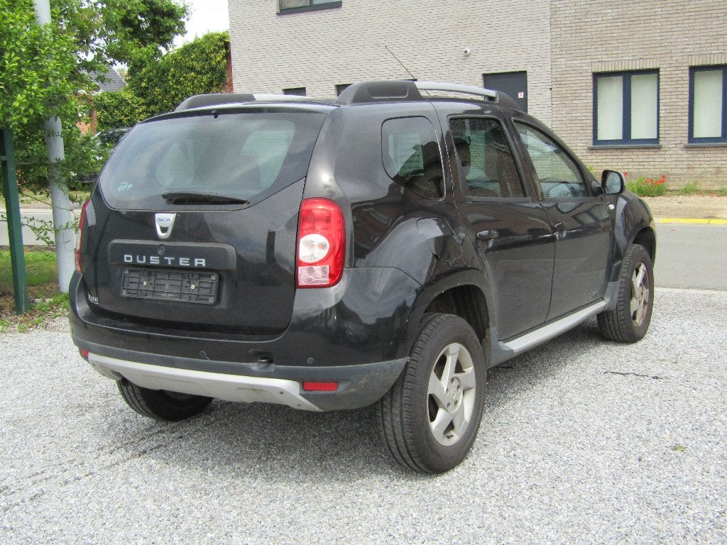 Dacia Duster 1.6 benzine, Voorwielaandrijving, Euro 5, Stof, Zwart