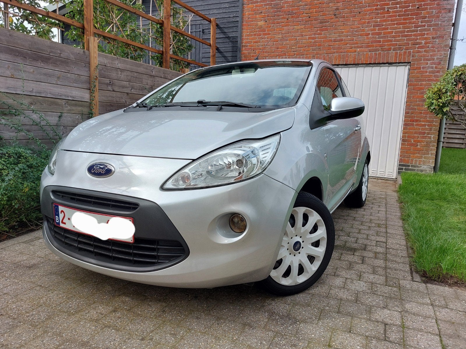 Ford Ka / 1,2 benzine/euro6 b/64000km/2016jaar/Airco/, Autos, Argent ou Gris, Achat, Euro 6, 5 portes