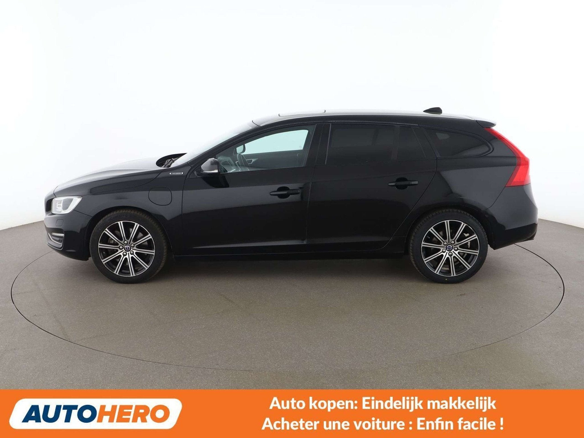 Volvo V60 2.4 D5 Hybrid Momentum AWD (automatique), Cuir, Achat, 2400 cm³, 48 g/km