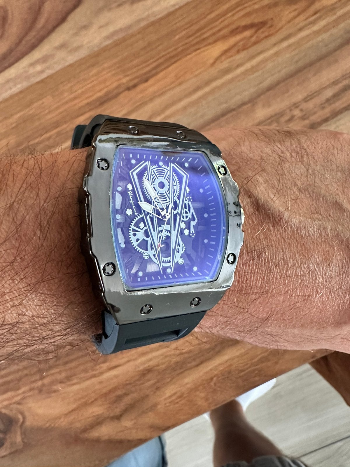 Magnifique montre style luxe – Portée seulement 2 fois, Enlèvement ou Envoi, Comme neuf