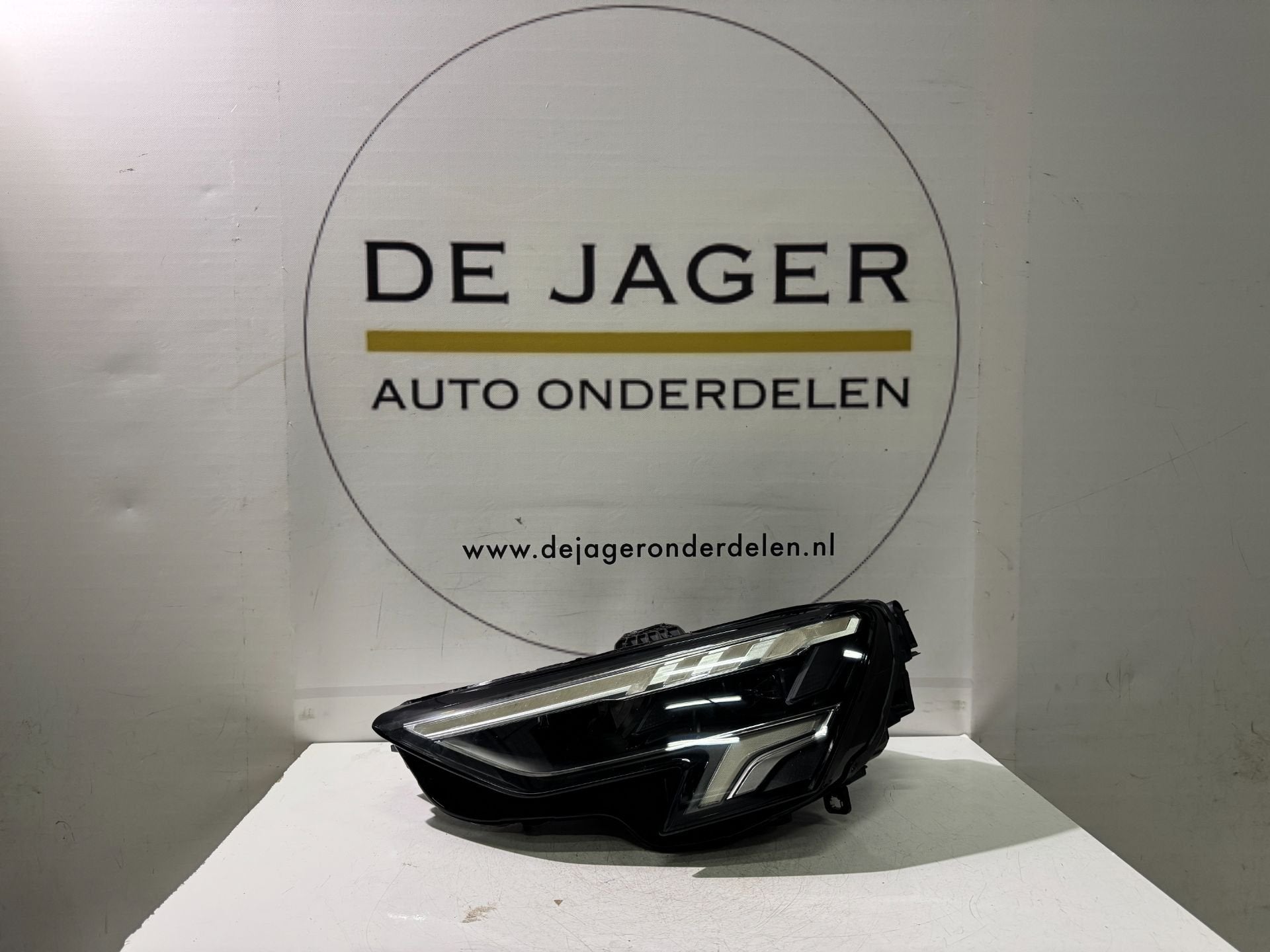 AUDI 8Y A3 FULL LED PHARE GAUCHE COMPLET 8Y0941033, AUDI AG, Auto-Union-Strasse 1
85045  Ingolstadt, DE, Audi, Utilisé
