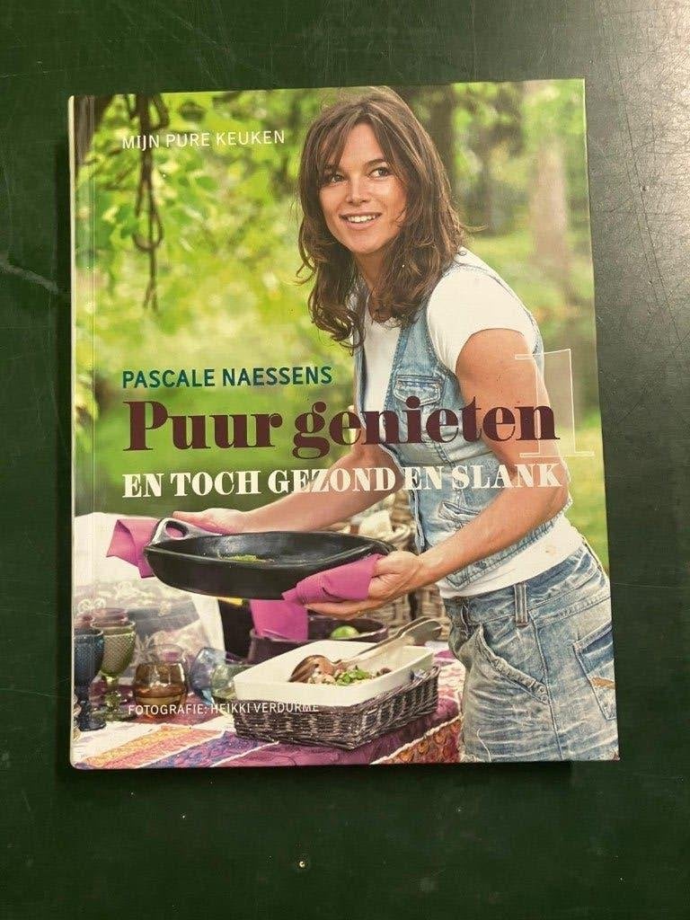 Boeken 'puur genieten' van Pascal Naessens, Ophalen, Pascale Naessens, Zo goed als nieuw, Gezond koken