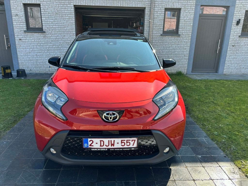 Toyota Aygo X, Rouge, Achat, Euro 6, Boîte manuelle