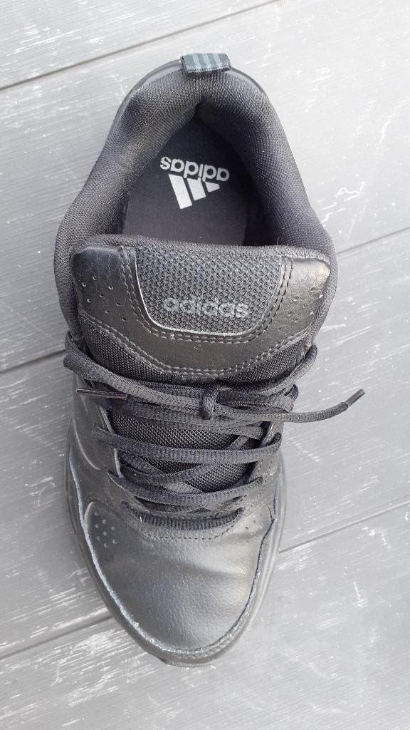 Adidas Strutter taille 42 – très peu portées (quasi neuves), Sports & Fitness, Course, Jogging & Athlétisme, Adidas, Course à pied