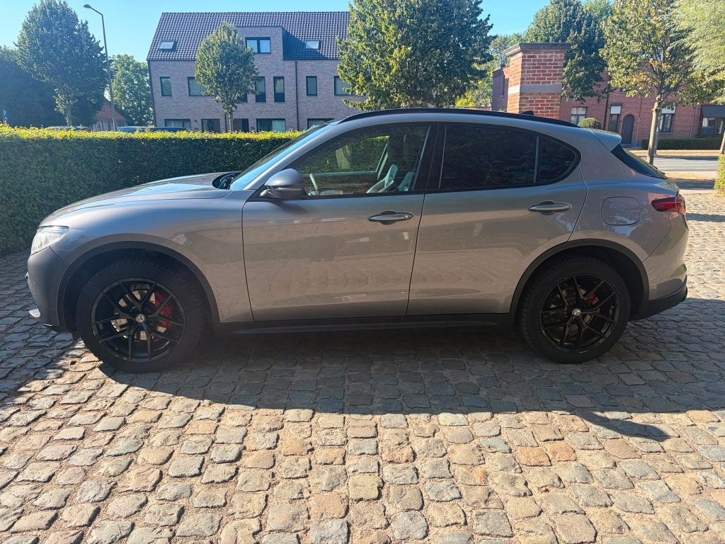Alfa Romeo Stelvio Stelvio 2.0T Traction intégrale B-Tech, Autos, Cuir, Argent ou Gris, Achat, USB