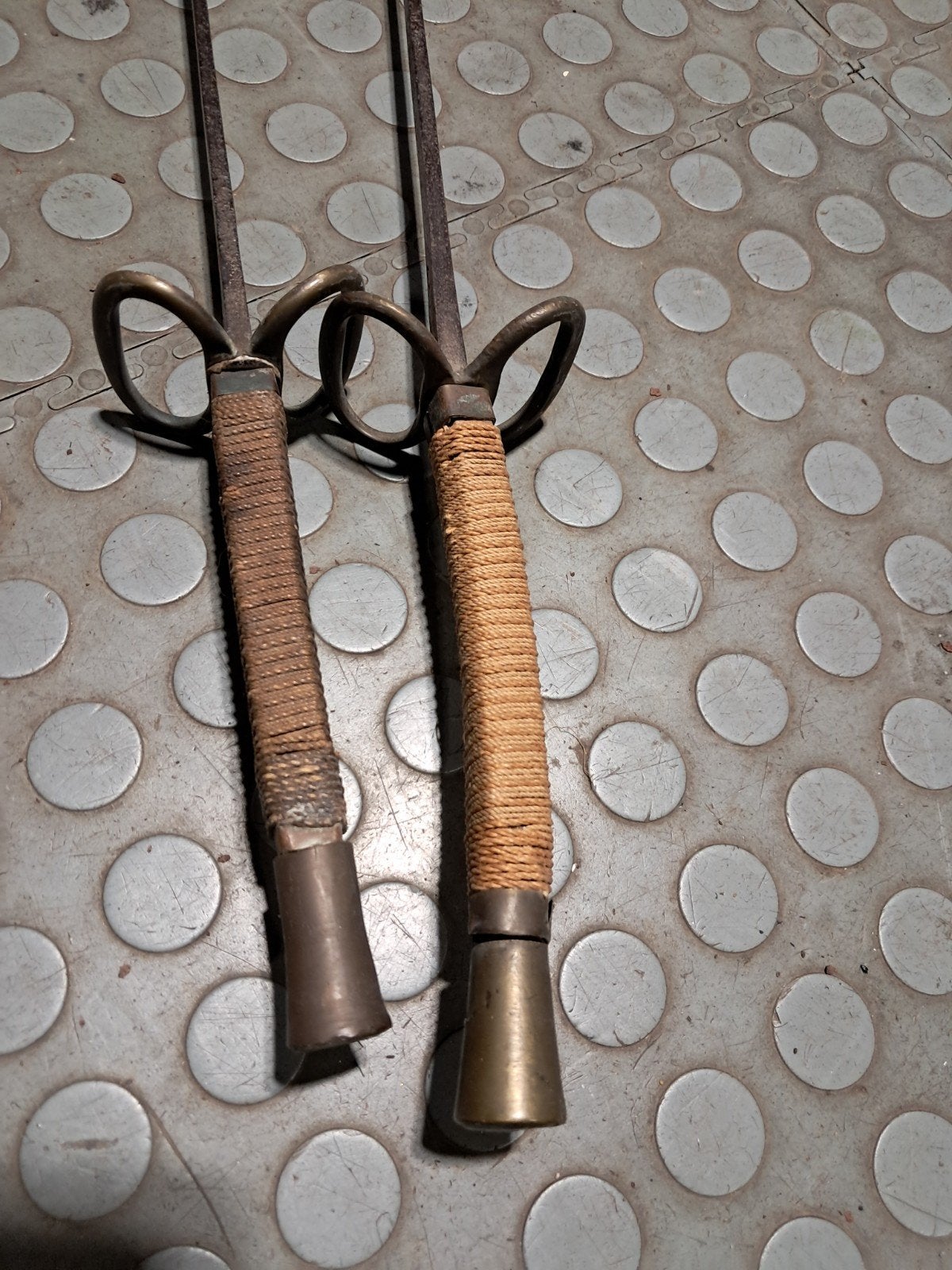 set franse degens, Ophalen