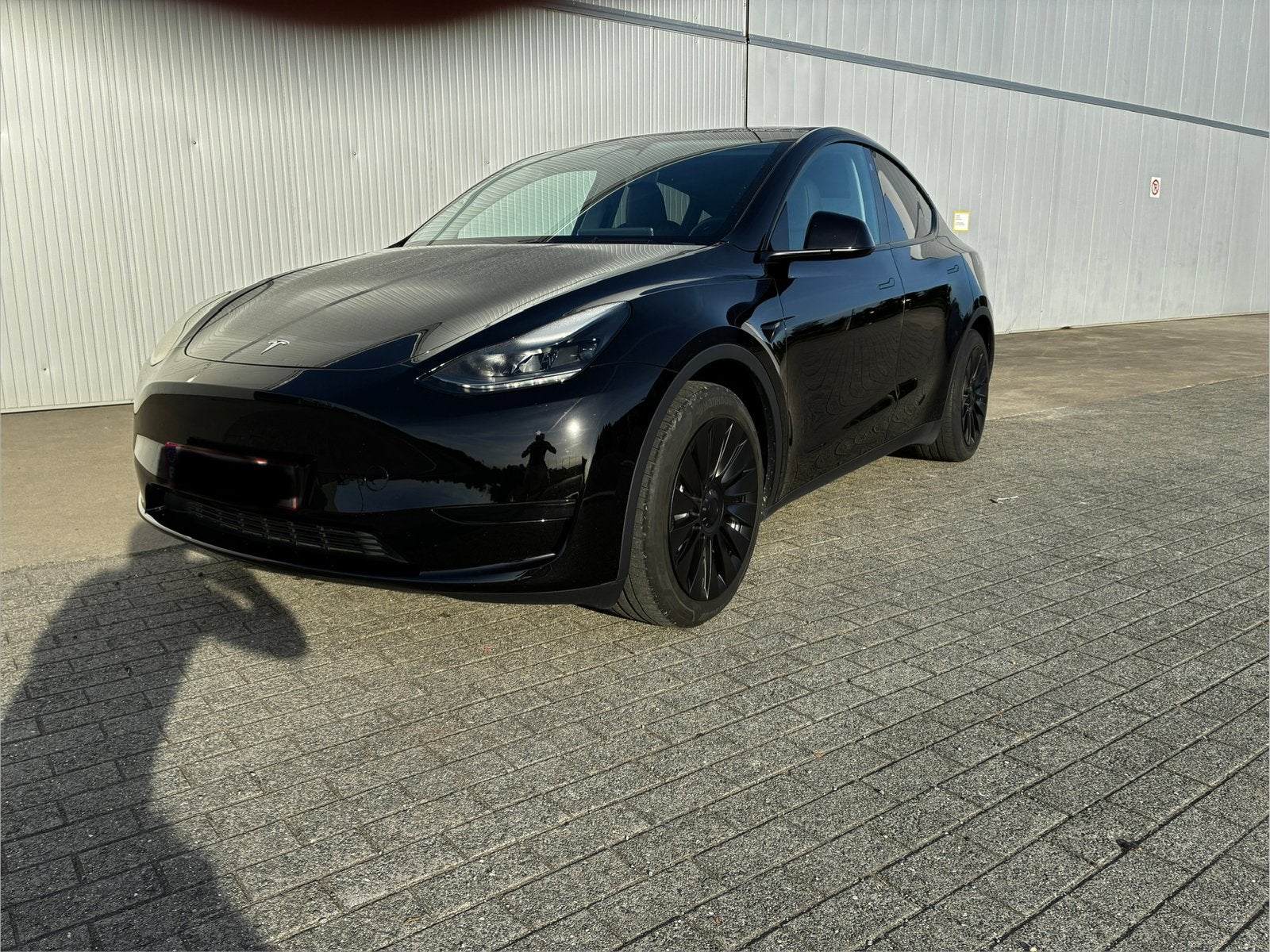 Tesla Model Y RWD 2024 – FSD – 51.941 km – Zwart/Zwart, Auto's, Tesla, Automaat, Zwart, Leder, 5 zetels