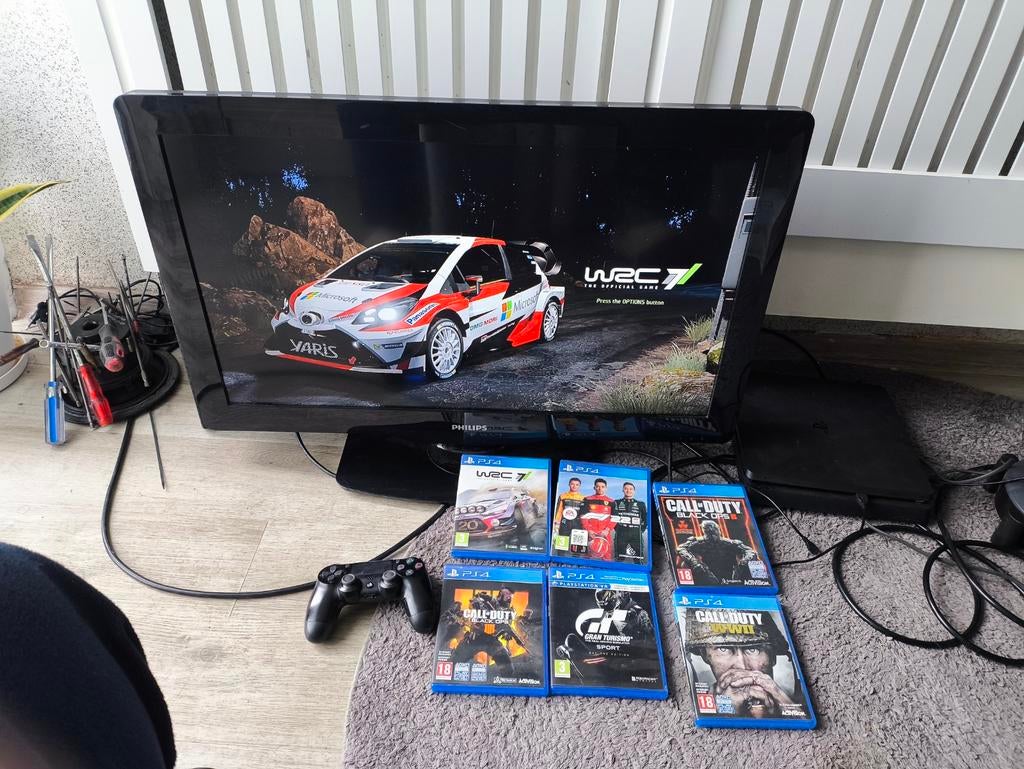 Sony Playstation 4 samen met tv Philips 32" en 6 spelen, Games en Spelcomputers, Ophalen