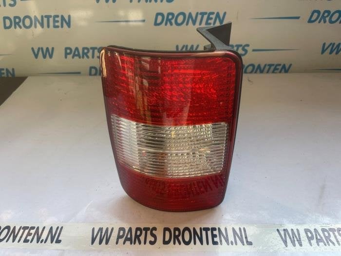 Achterlicht links van een Volkswagen Caddy, Auto-onderdelen, Gebruikt, -, Volkswagen, -