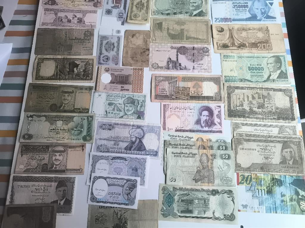 Lot 36 bankbiljetten, collectie Midden-Oosten en Azië, Postzegels en Munten, Ophalen of Verzenden, Midden-Oosten, Los biljet