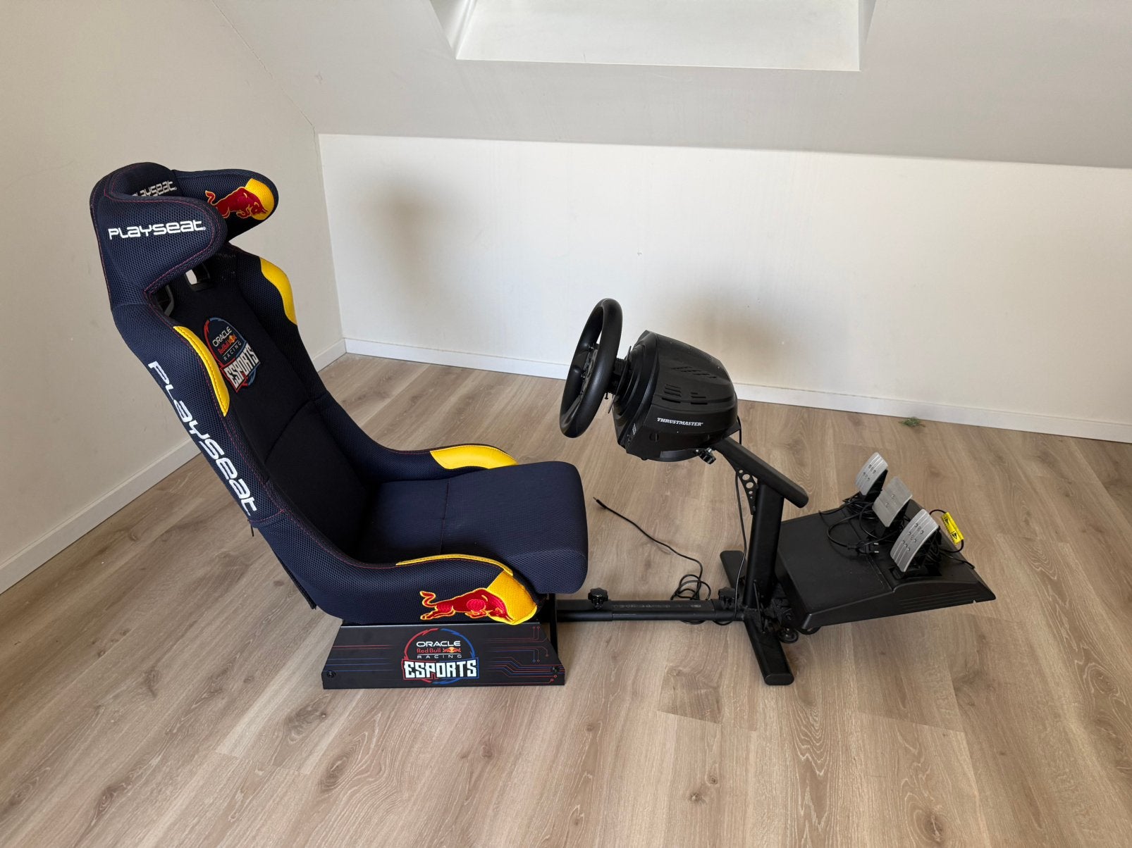 Playseat redbull + thrustmaster setup, Games en Spelcomputers, Ophalen, Zo goed als nieuw
