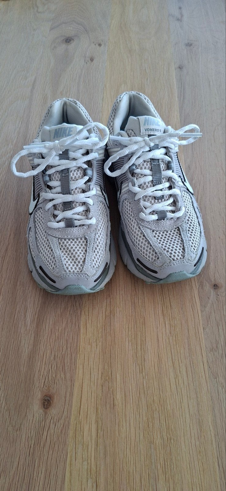 Nike sportwear Zoom Vomero 5 SE Unisex, Gebruikt, Ophalen of Verzenden, Hardlopen, Hardloopschoenen