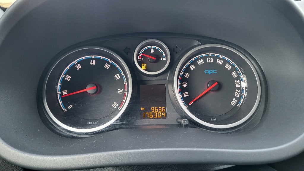 Opel Corsa OPC 1.6 Turbo Essence 192 ch de 2012 avec 176.000, Autos, Opel, Cuir, Euro 5, Achat, Entreprise