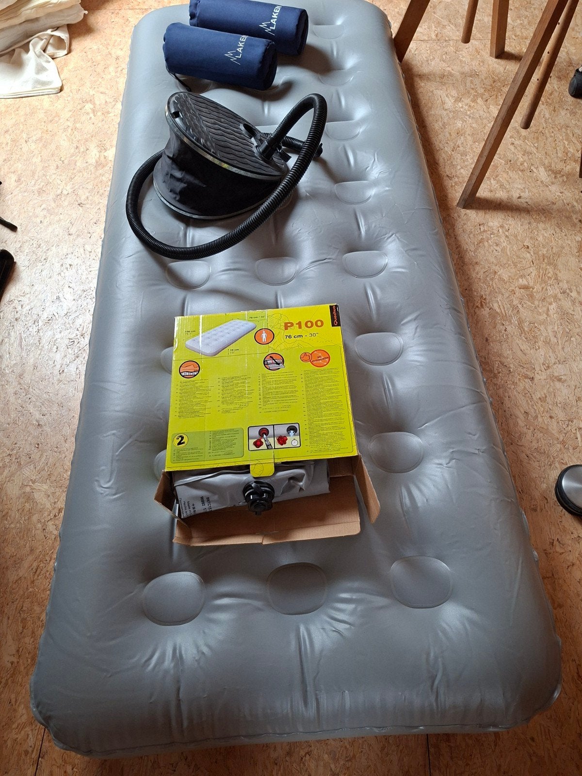 2 Matelas pneumatiques, Caravanes & Camping, Matelas pneumatiques, Enlèvement