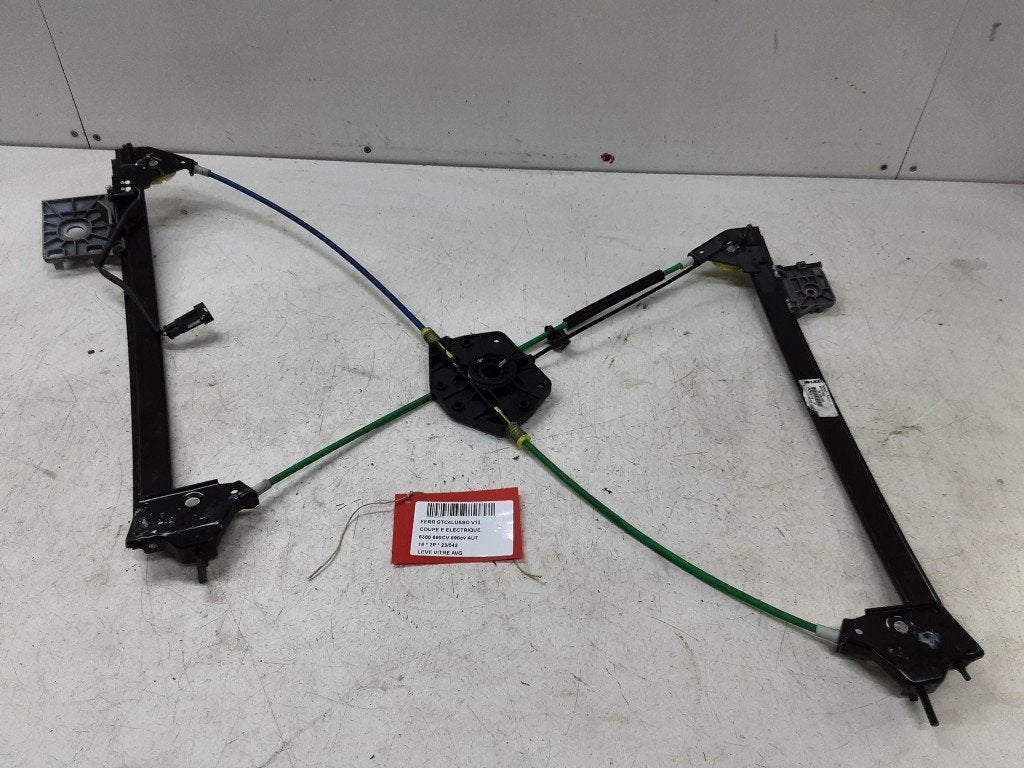 RAAMMECHANIEK LINKS VOOR Ferrari GTC4 Lusso (82127600), Gebruikt, Mevr. I. Hauben, Ferrari, Rue de l'Espoir 34 34
4030  GRIVEGNÉE, BE