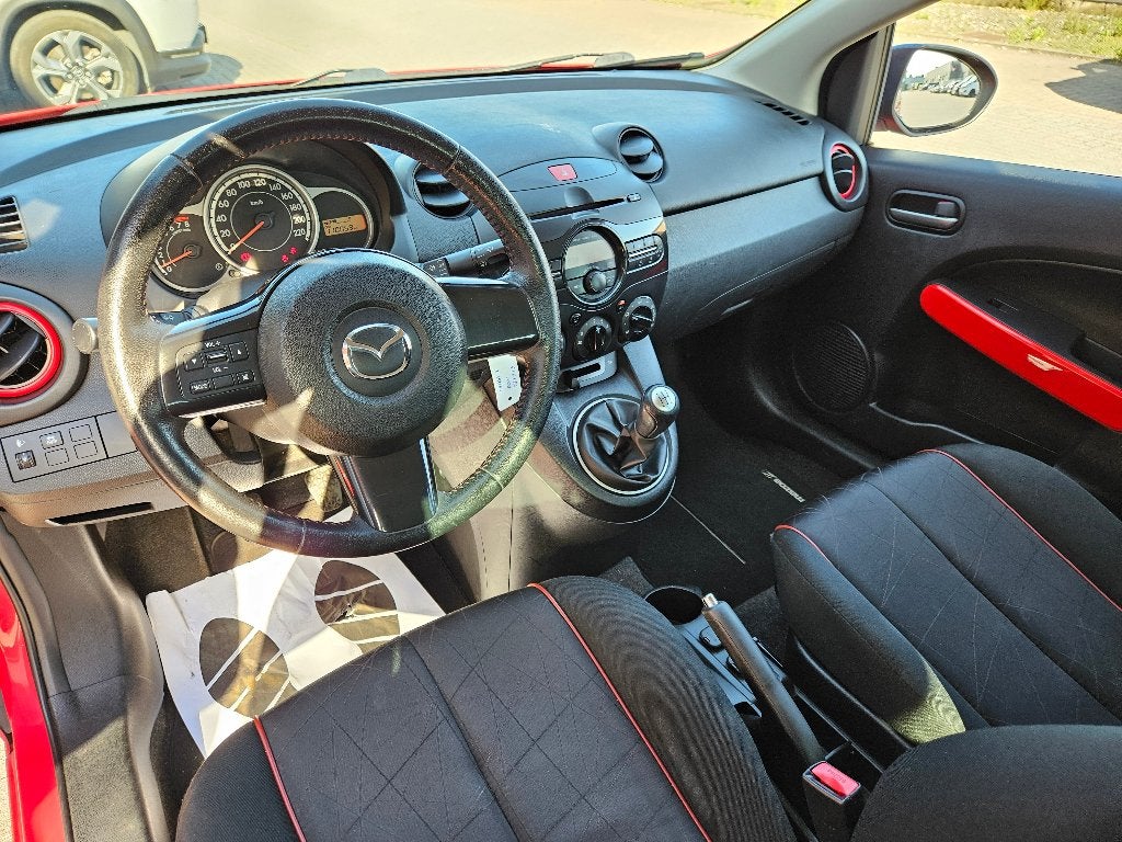 Mazda 2 1.3i, Auto's, Mazda, Voorwielaandrijving, Stof, Zwart, 55 kW