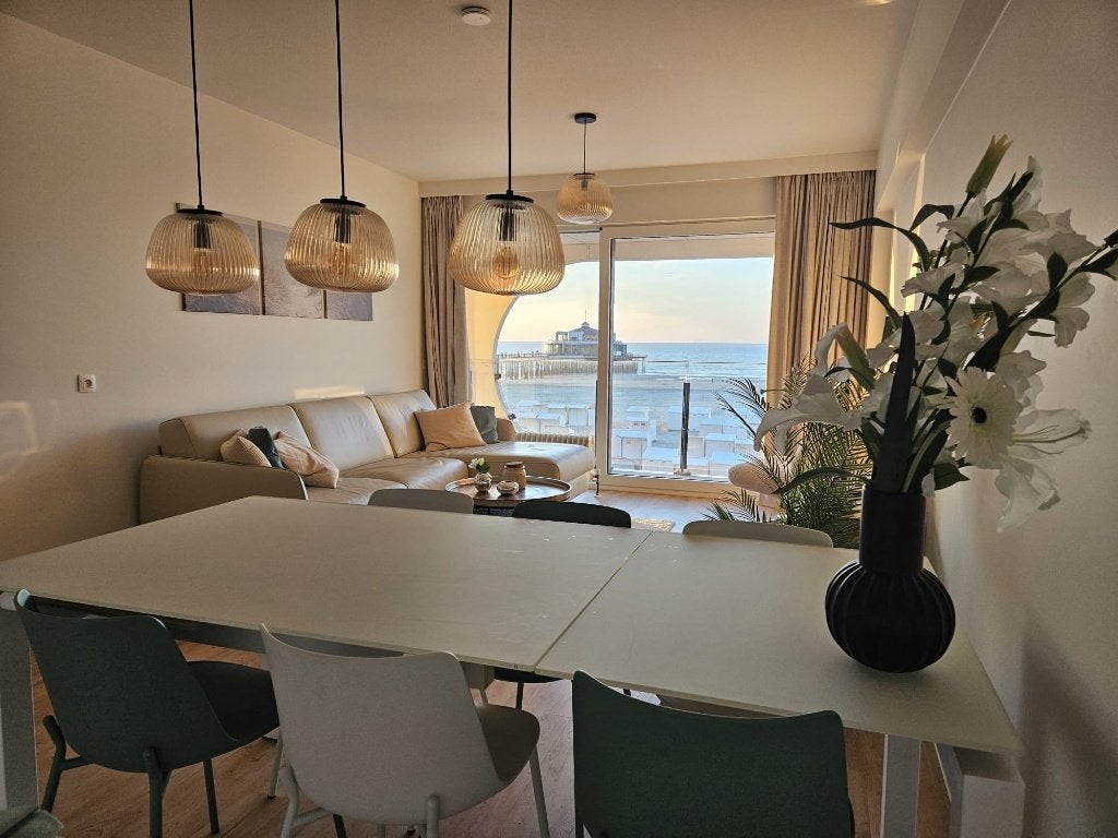 Volledig vernieuwd appartement op de zeedijk aan zee te huur, Vakantie