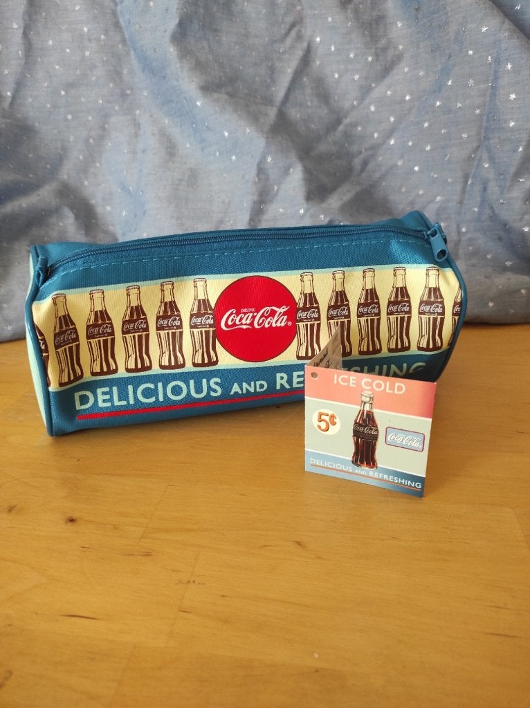 Coca cola pennenzak ice cold 5 cent zo goed als nieuw 1977, Ophalen, Zo goed als nieuw, Gebruiksvoorwerp