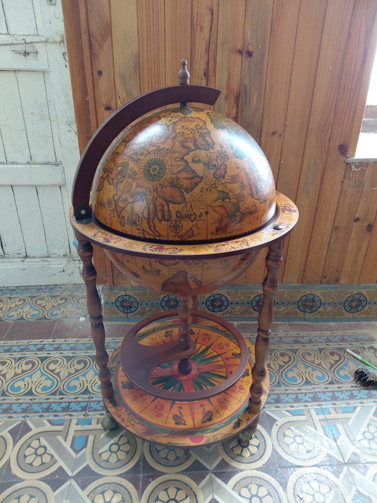 Globe bar sur pied, Maison & Meubles