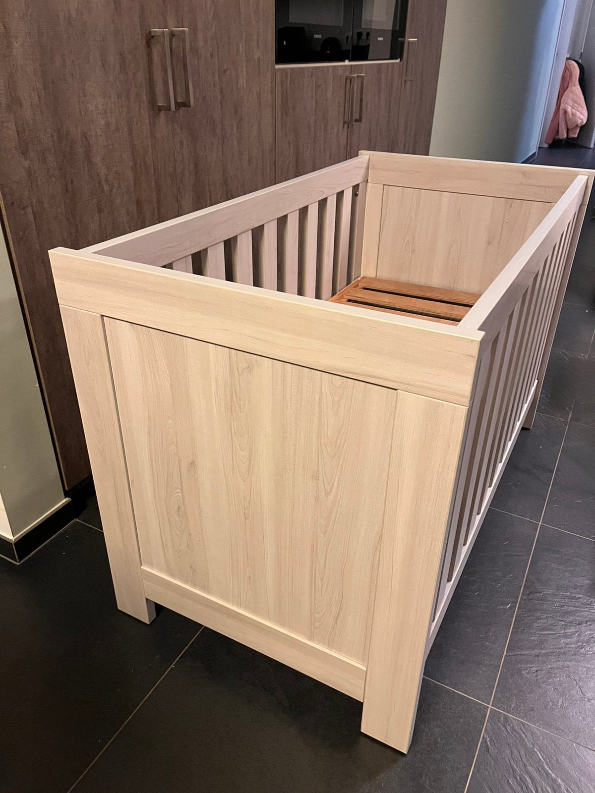 Babybed (ledikant) + bijhorende kledingkast, Enlèvement, Utilisé