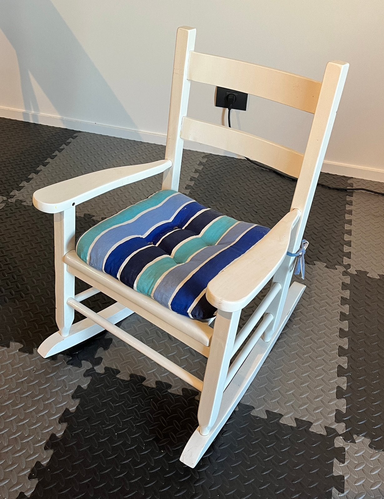 Schommelstoel kind, Kinderen en Baby's, Kinderkamer | Tafels en Stoelen, Zo goed als nieuw, Stoel(en), Ophalen