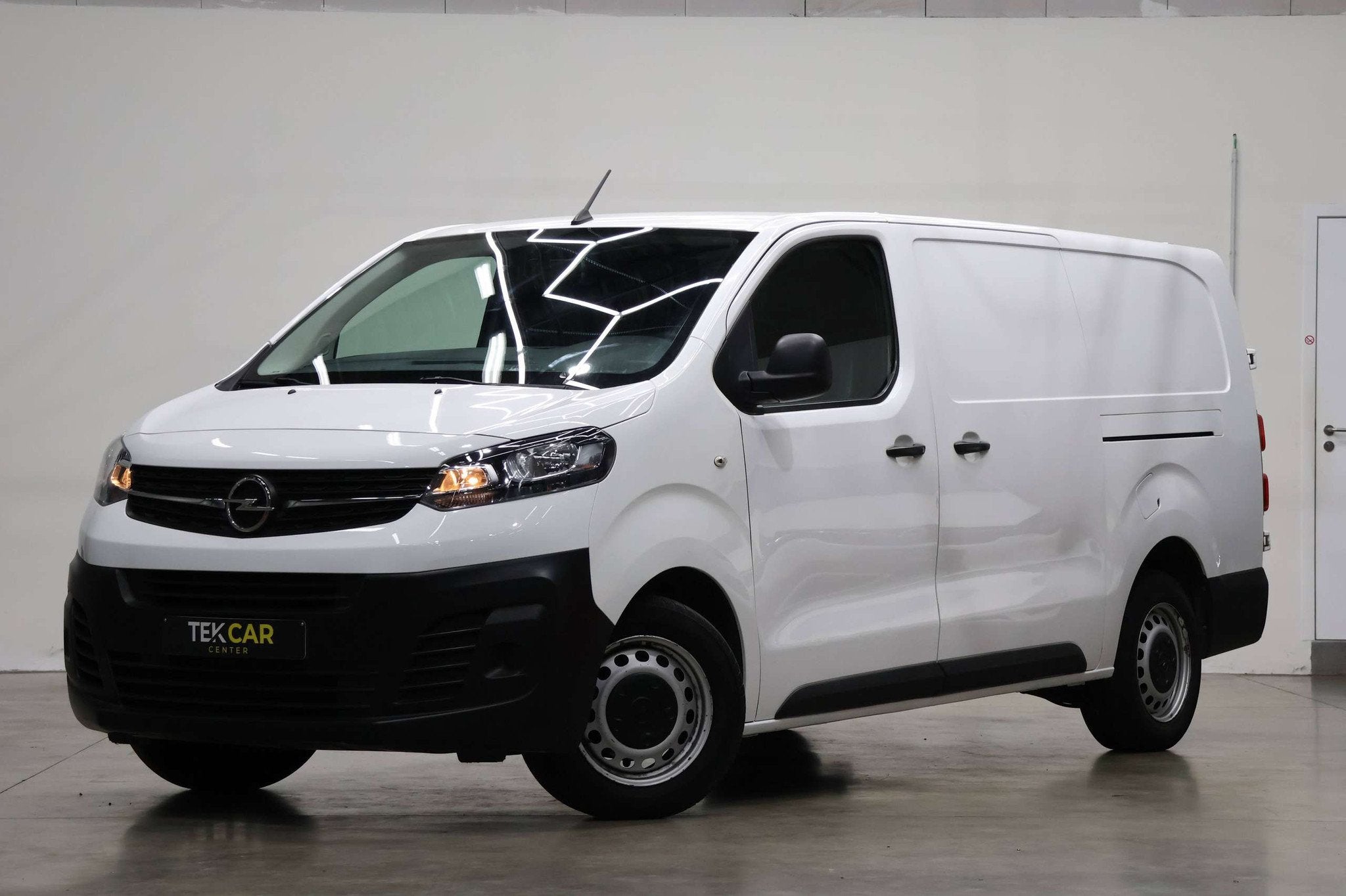 Opel Vivaro 1.5D Long version, Autos, https://public.car-pass.be/vhr/c7c07156-2c17-4c2d-8275-baa84ac20cb0, Achat, Euro 6, Entreprise