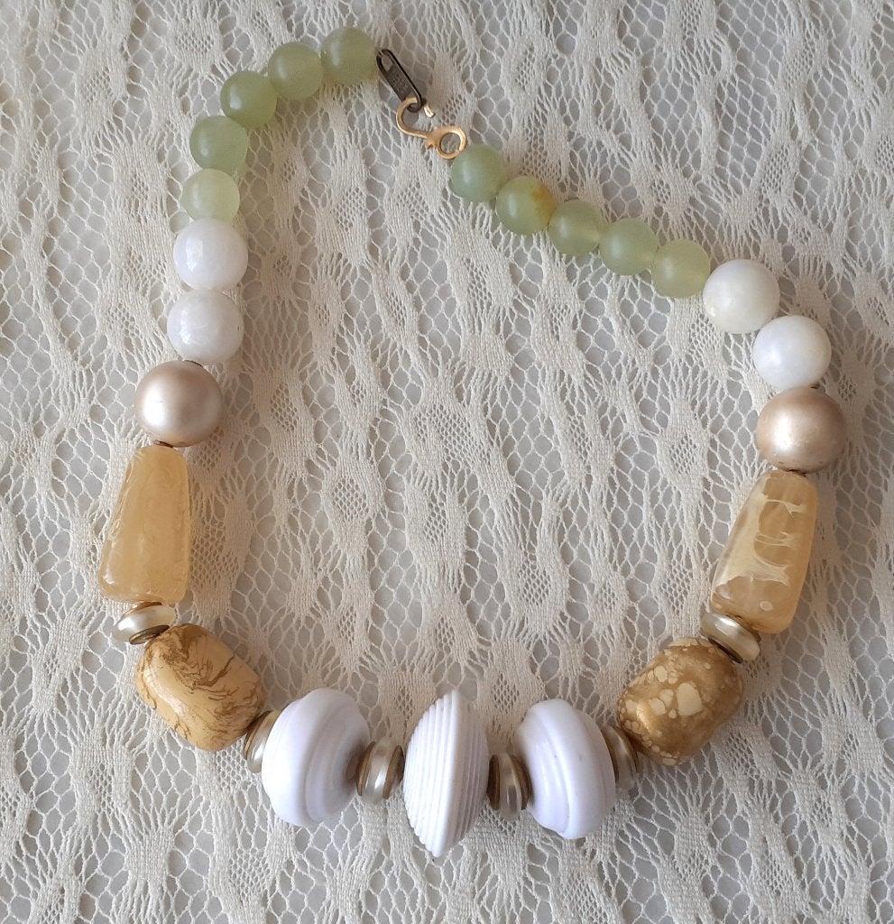 Parelketting wit beige vintage Italy, Wit, Nieuw, Ophalen of Verzenden, Steen of Mineraal